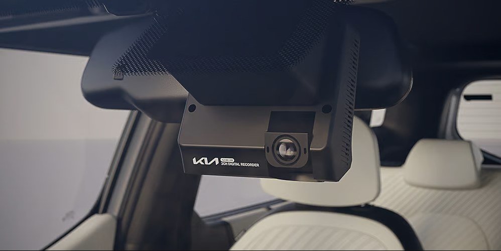 Kia Syros EV dual-camera dashcam mounted behind the rearview mirror